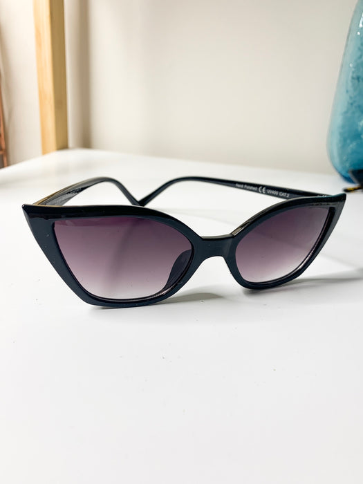 Retro Cats Eye Sunglasses in Black