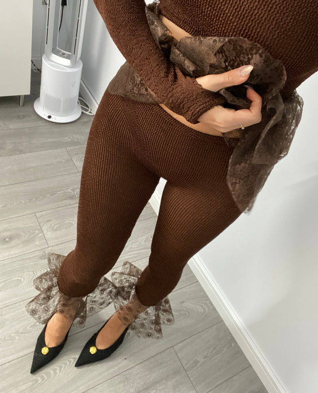 Lace Ankle Capri Leggings in Chocolate Brown