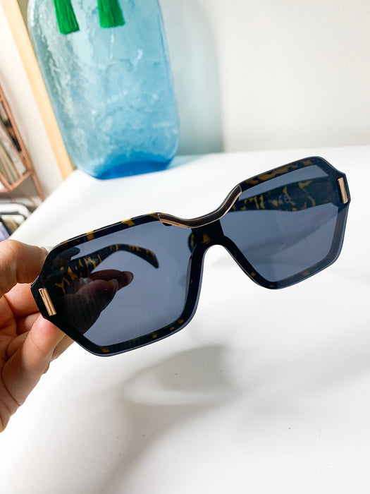 Gold Tipped Sunglasses Black & Tortoiseshell