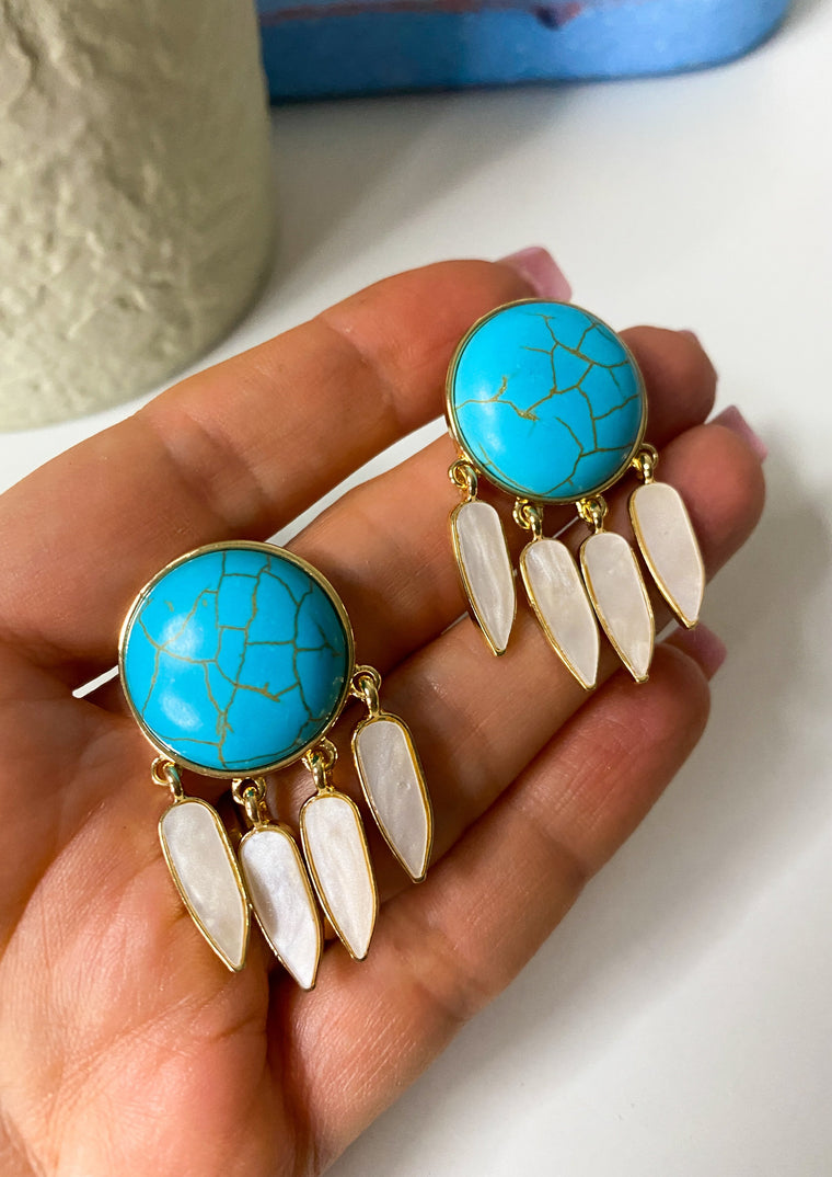 Pendientes bohemios con gotas de concha turquesa