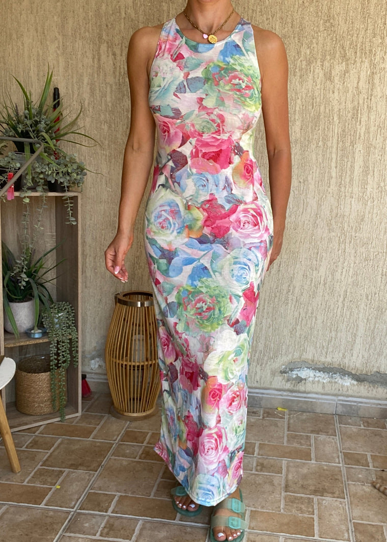 Vestido largo con cuello redondo en tonos rosas