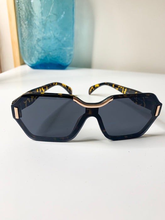 Gold Tipped Sunglasses Black & Tortoiseshell