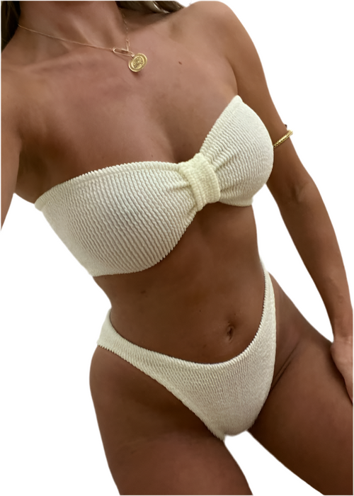 Bikini Sweetie con textura arrugada en color crema