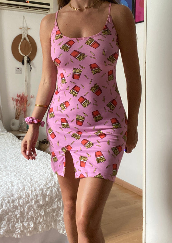 Minivestido lencero con estampado de patatas fritas en color rosa