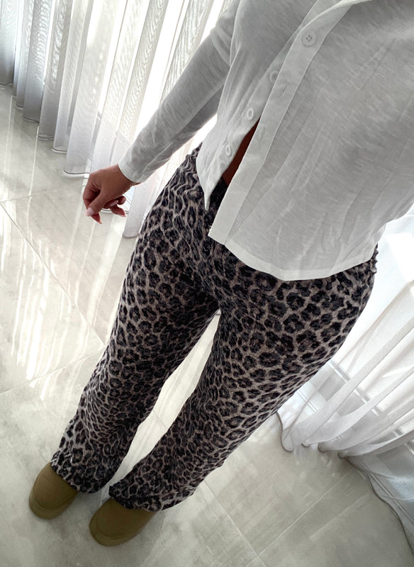 Pantalones de jersey de pierna recta con estampado de leopardo