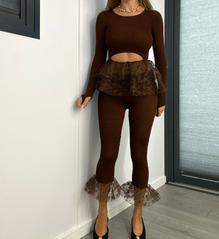 Lace Ankle Capri Leggings in Chocolate Brown