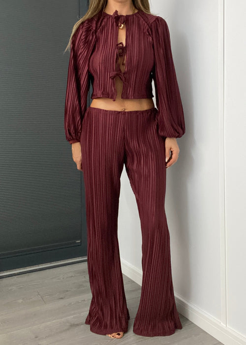 Skinny Waist Trousers in Burgundy Plisse