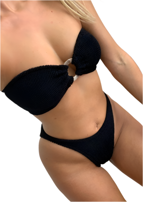 Bikini bandeau con aro arrugado en color negro