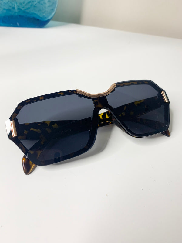 Gold Tipped Sunglasses Black & Tortoiseshell